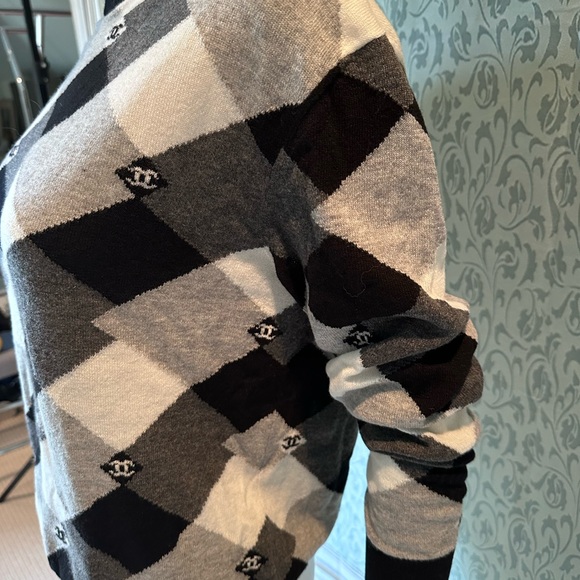 Chanel Argyle Pullover - Picture 2 of 13